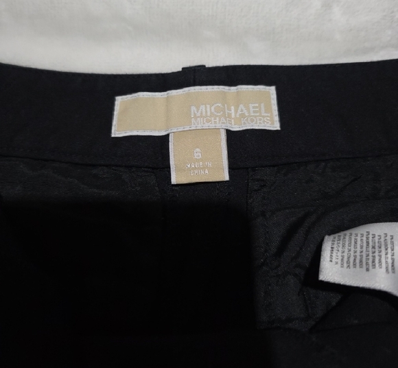 Michael Kors Black Women's Bermudas‎ - Picture 5 of 10